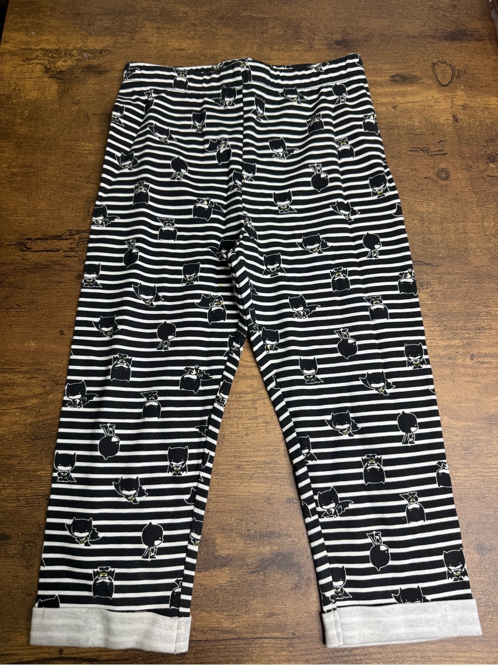 ⭐️5 for $20⭐️ Striped Black & White Batman Print Pants 24M Justice League